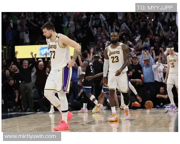 老詹与卢卡的配合难题在里夫斯缺席后将如何显现